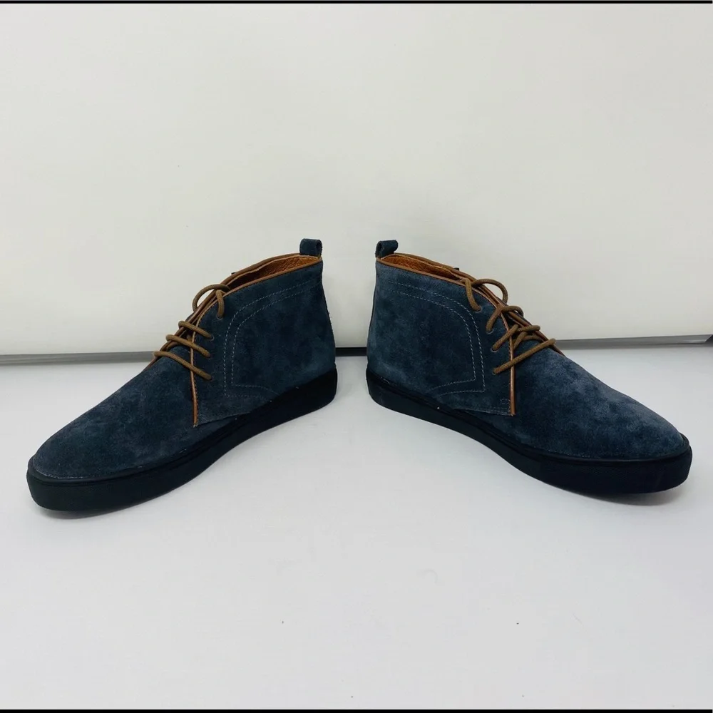 NIB*VENETTINI**Gray Suede Booties**US 5.5**$118